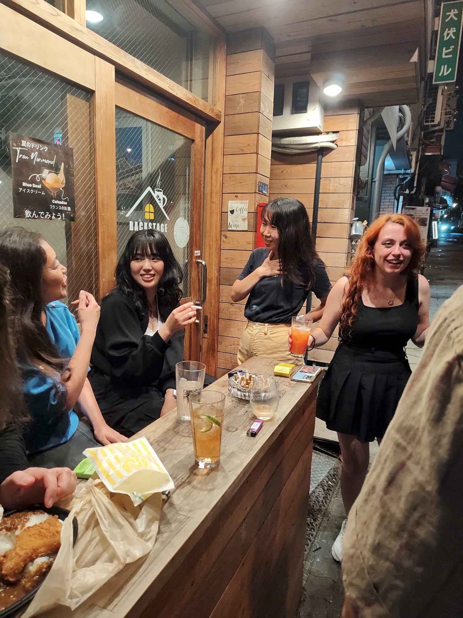 backstage osaka hostel & bar